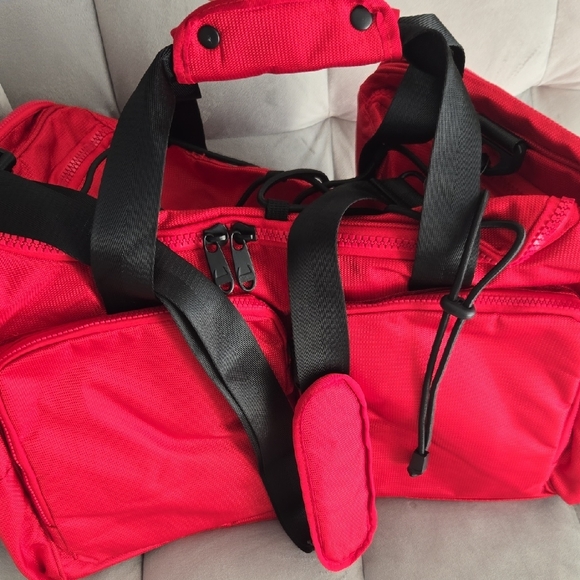 Champion Travel Bag *NWOT - Picture 3 of 6